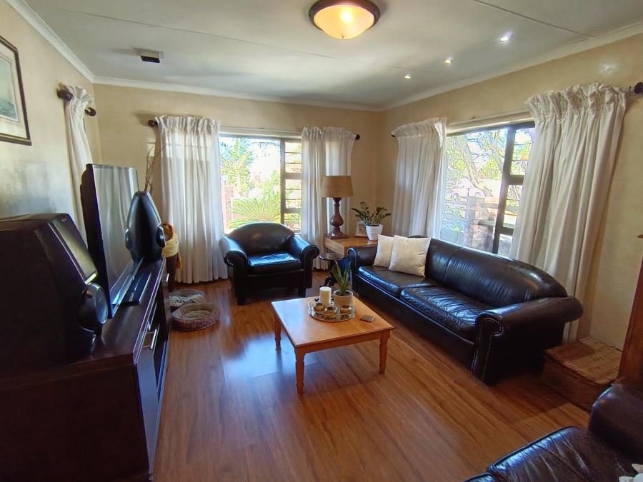 3 Bedroom Property for Sale in Wavecrest Eastern Cape